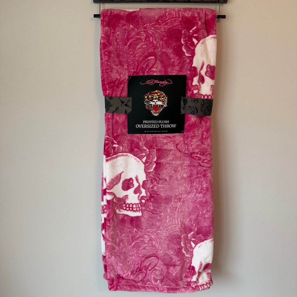 New Ed Hardy Pink White Skull Throw Blanket 60x70 Gothic Y2K Soft Halloween